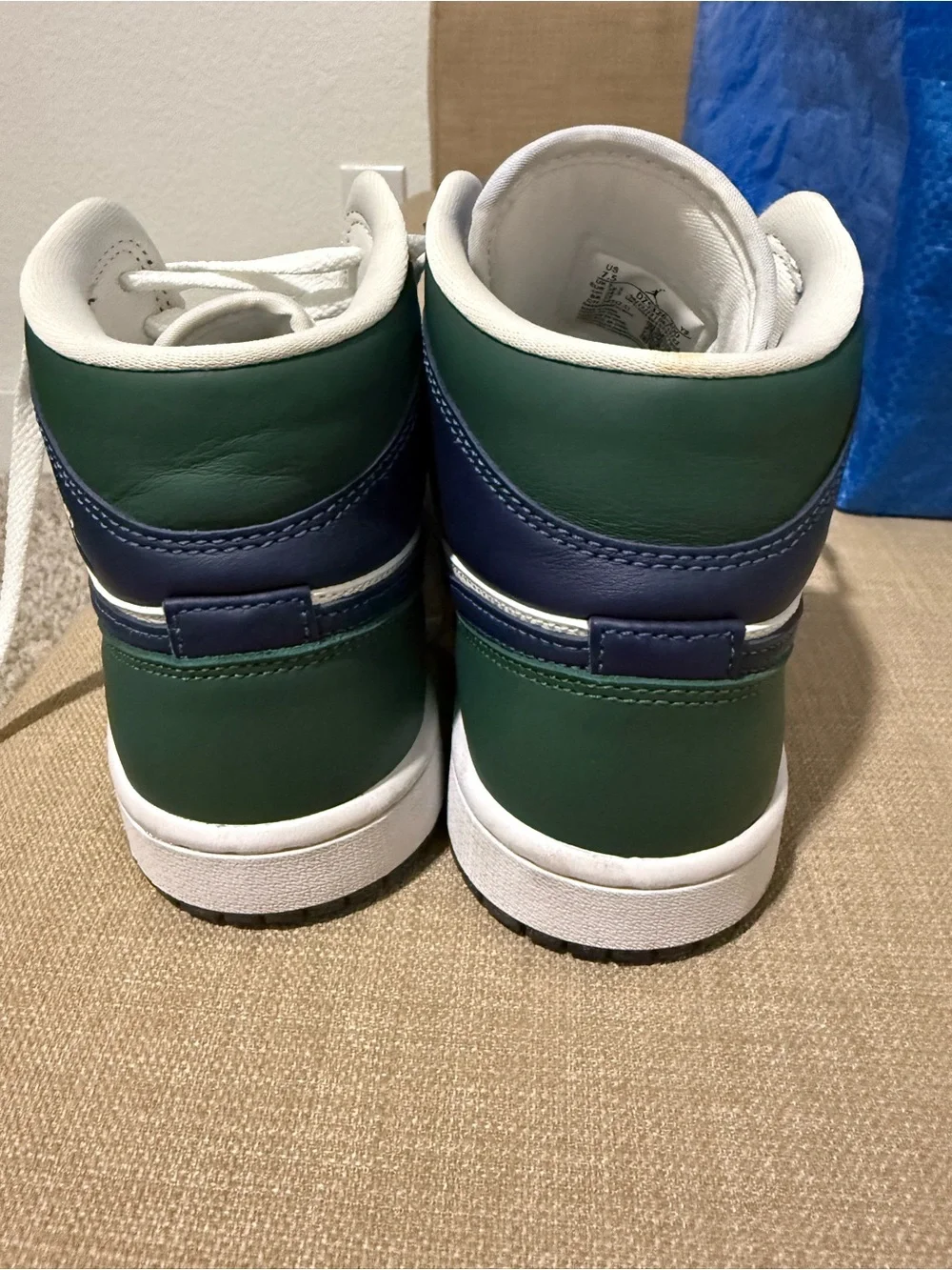 Women’s Jordan 1 Mid Size 7.5W